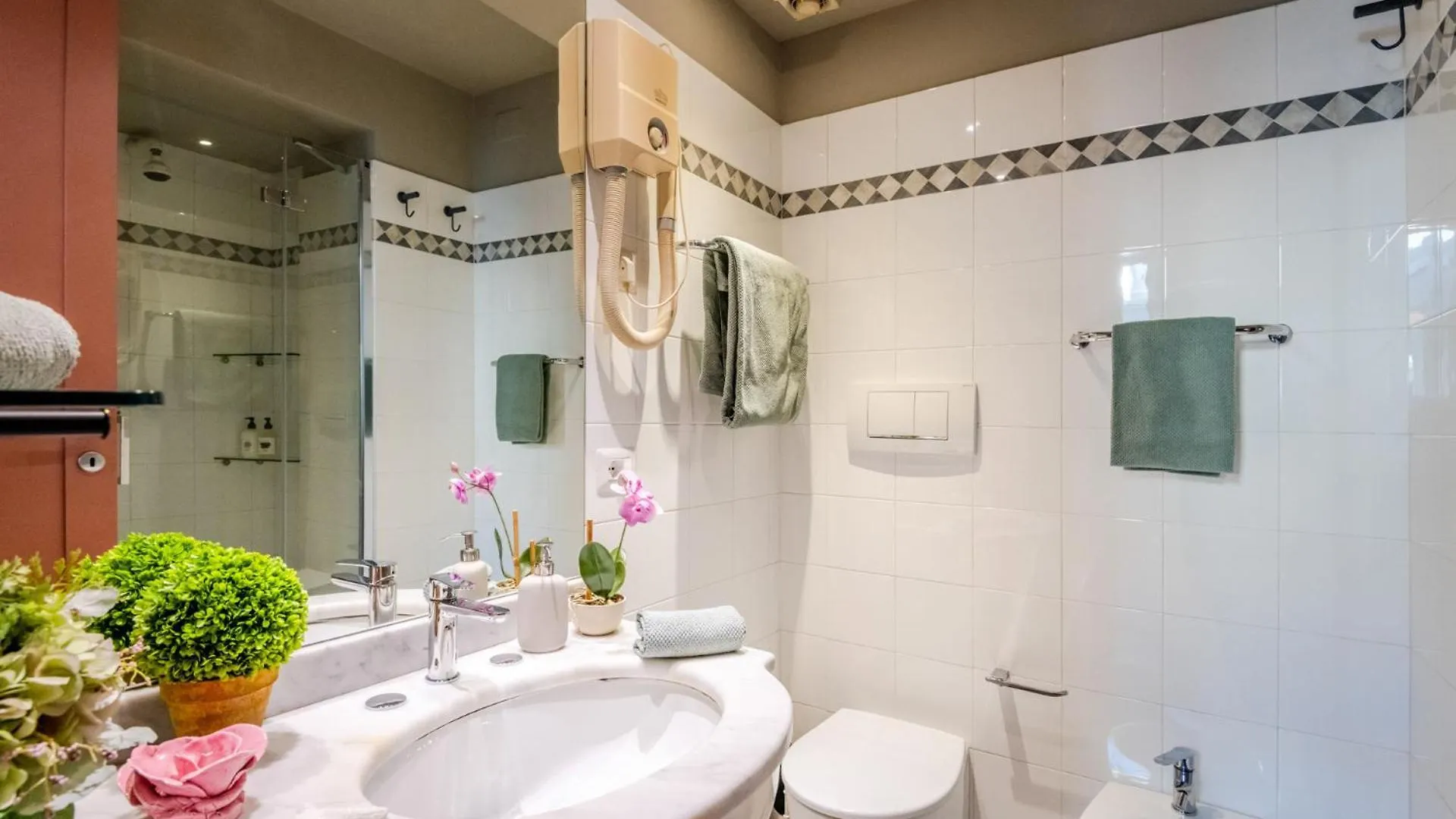 Gemma Imperiale 3 Bedrooms Apartment With Terrace In Viareggio Italy