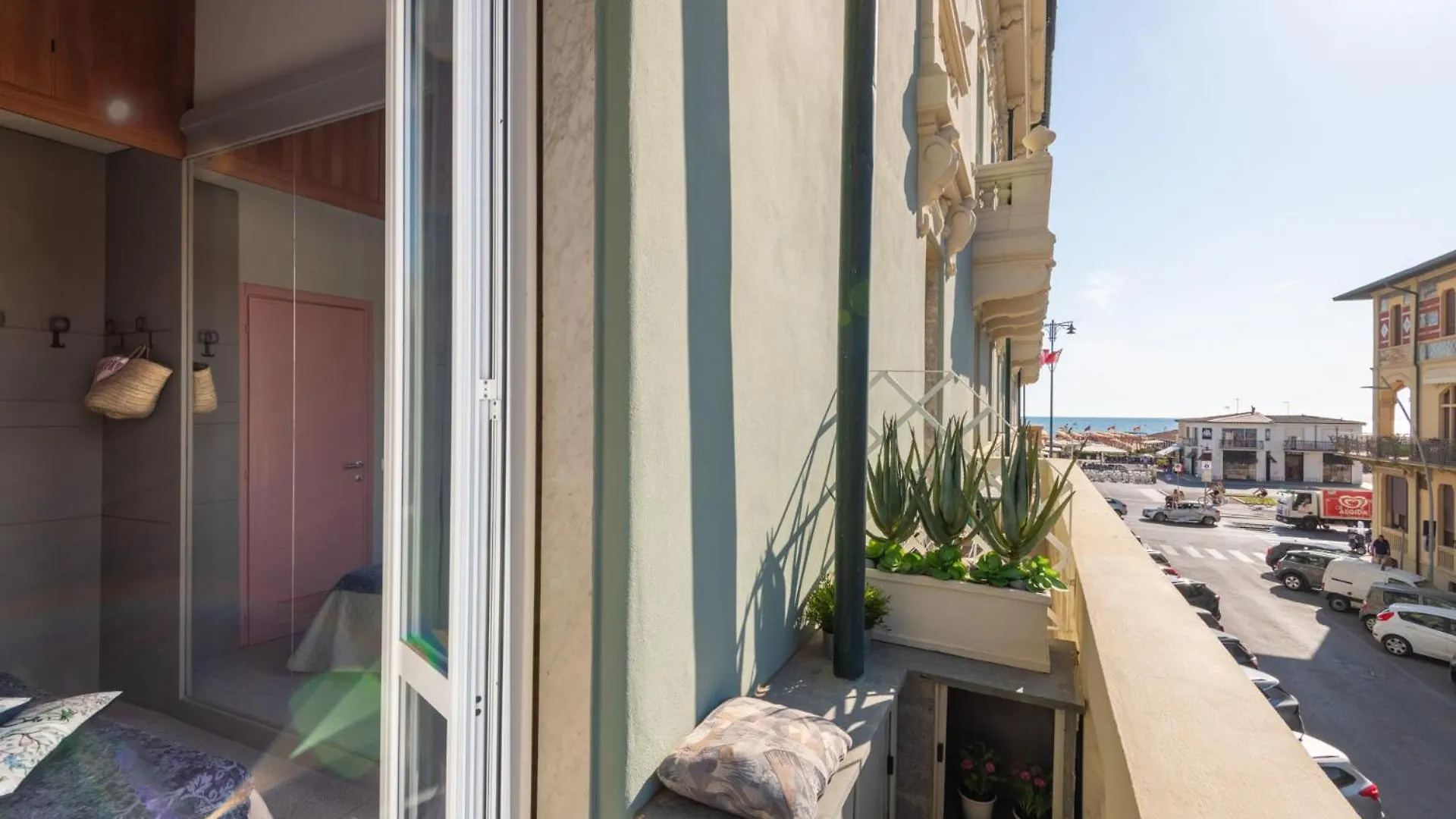 Gemma Imperiale 3 Bedrooms Apartment With Terrace In Viareggio Italy